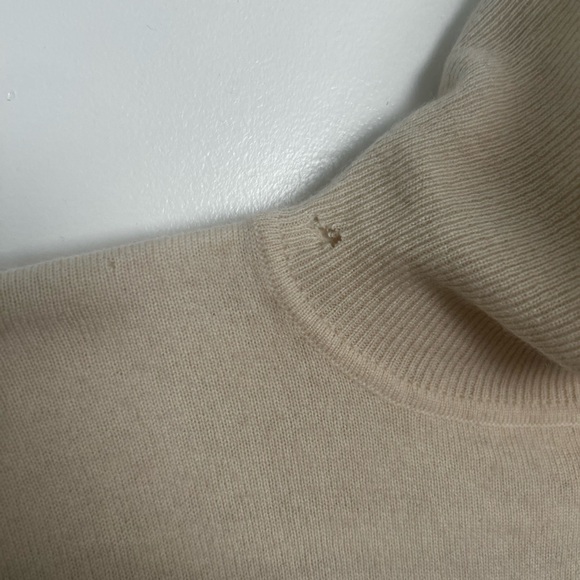 TSE 100% Cashmere Cream Sweater Turtleneck - Picture 9 of 9